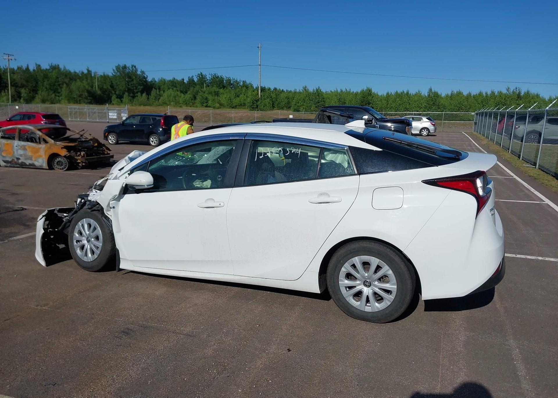 2022 TOYOTA PRIUS
