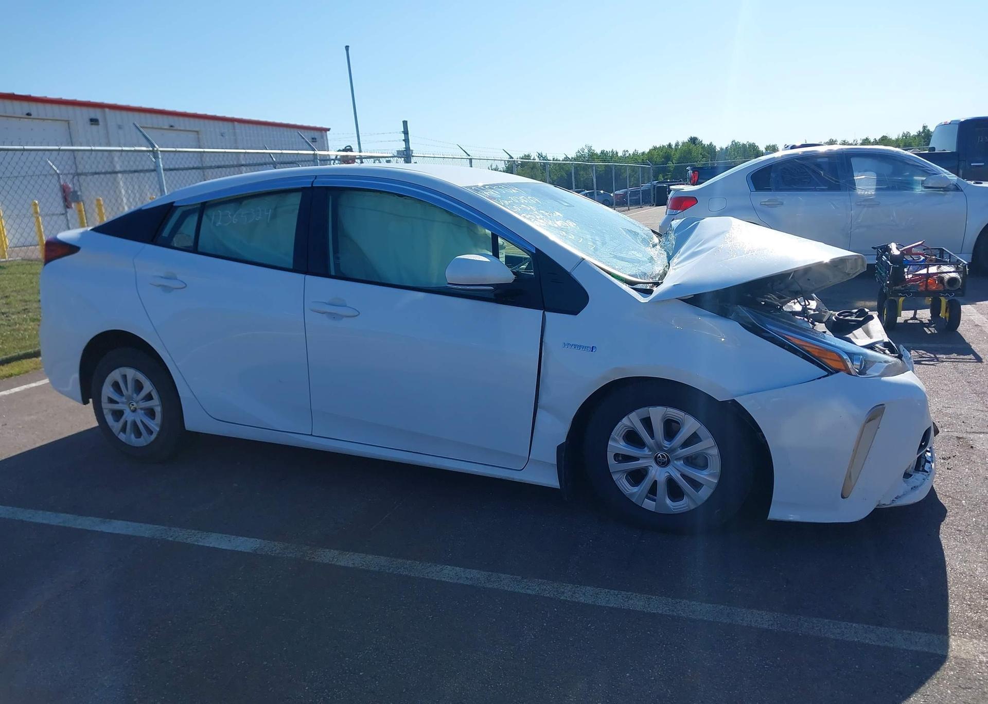2022 TOYOTA PRIUS