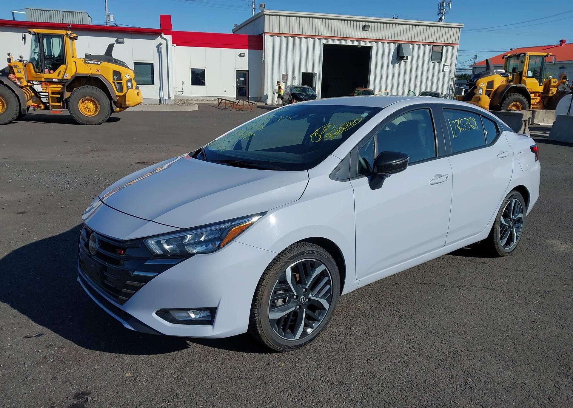 2023 NISSAN VERSA SR
