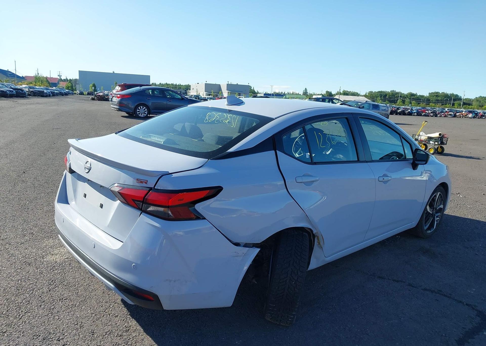 2023 NISSAN VERSA SR