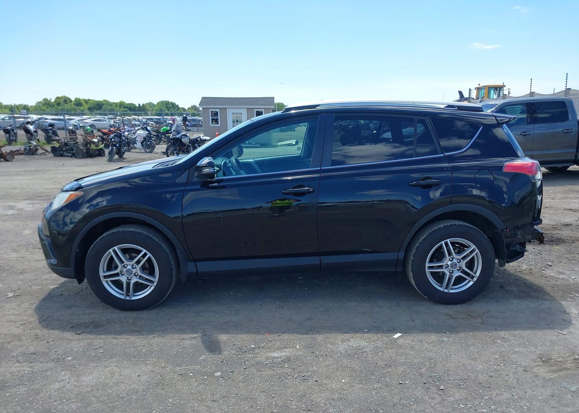 2016 TOYOTA RAV4 LE