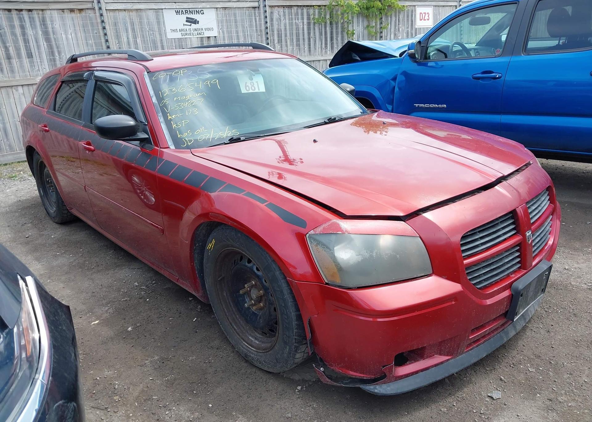 2005 DODGE MAGNUM