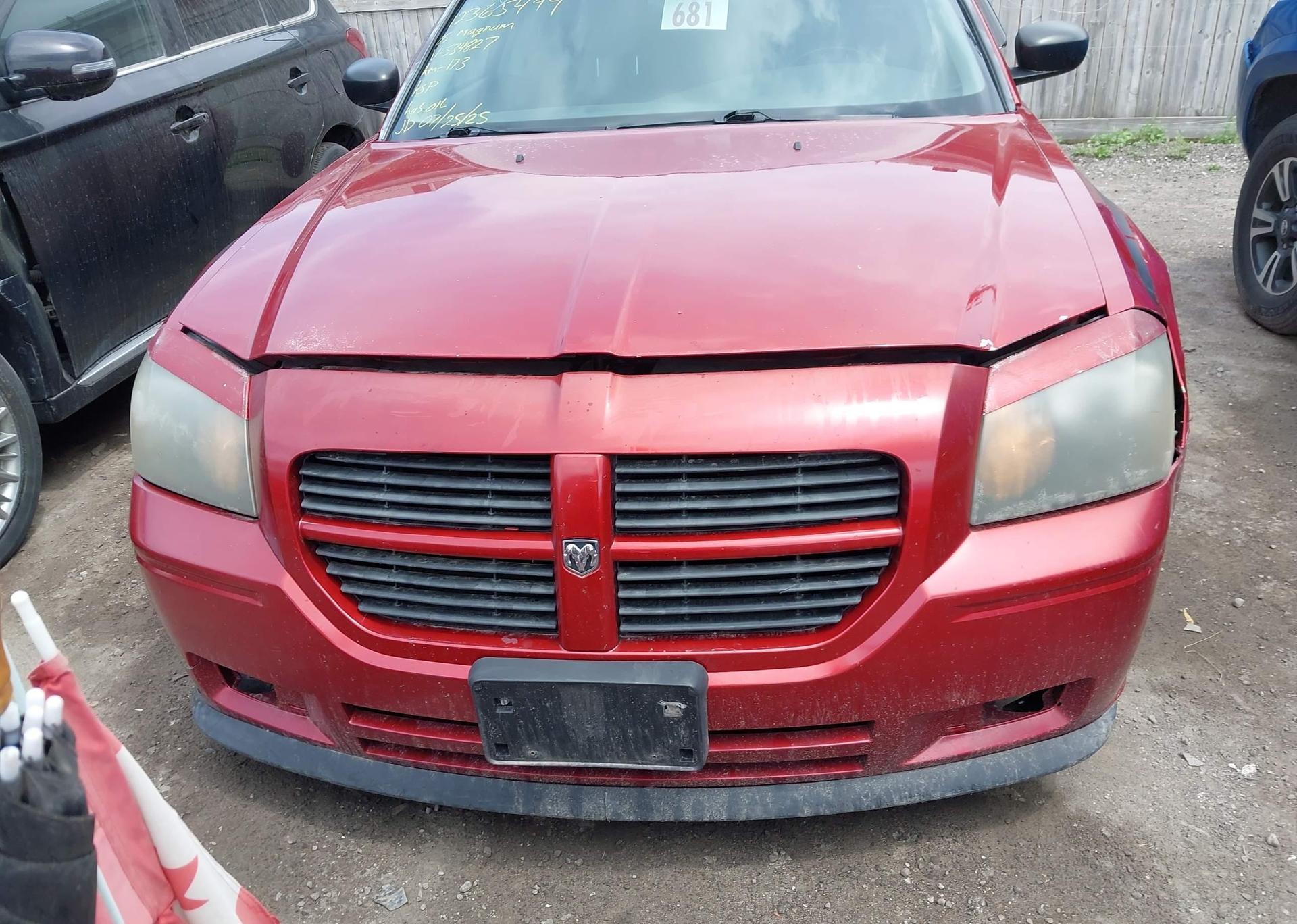 2005 DODGE MAGNUM