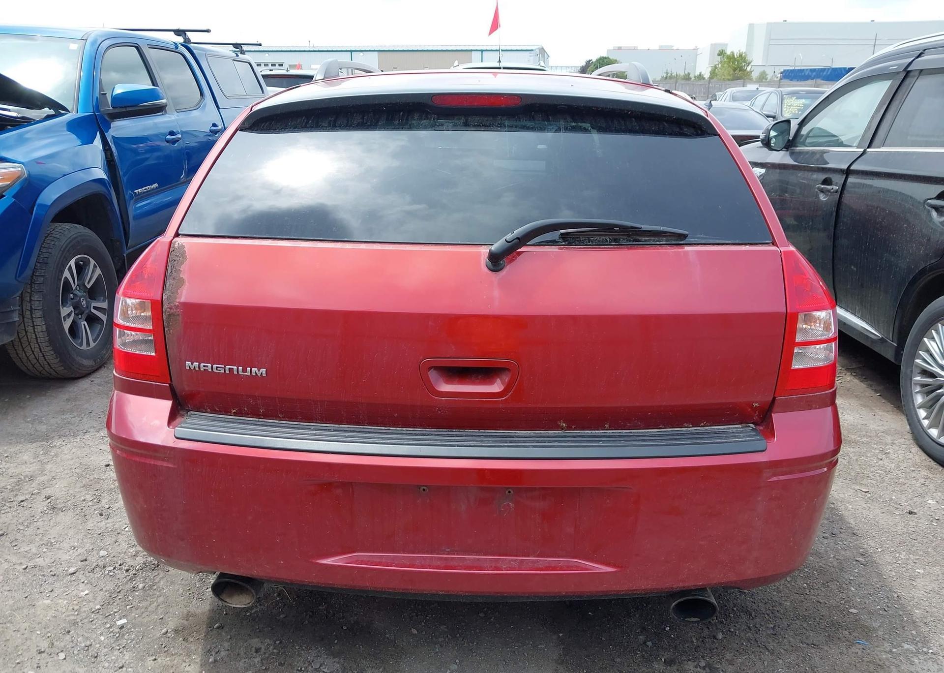2005 DODGE MAGNUM