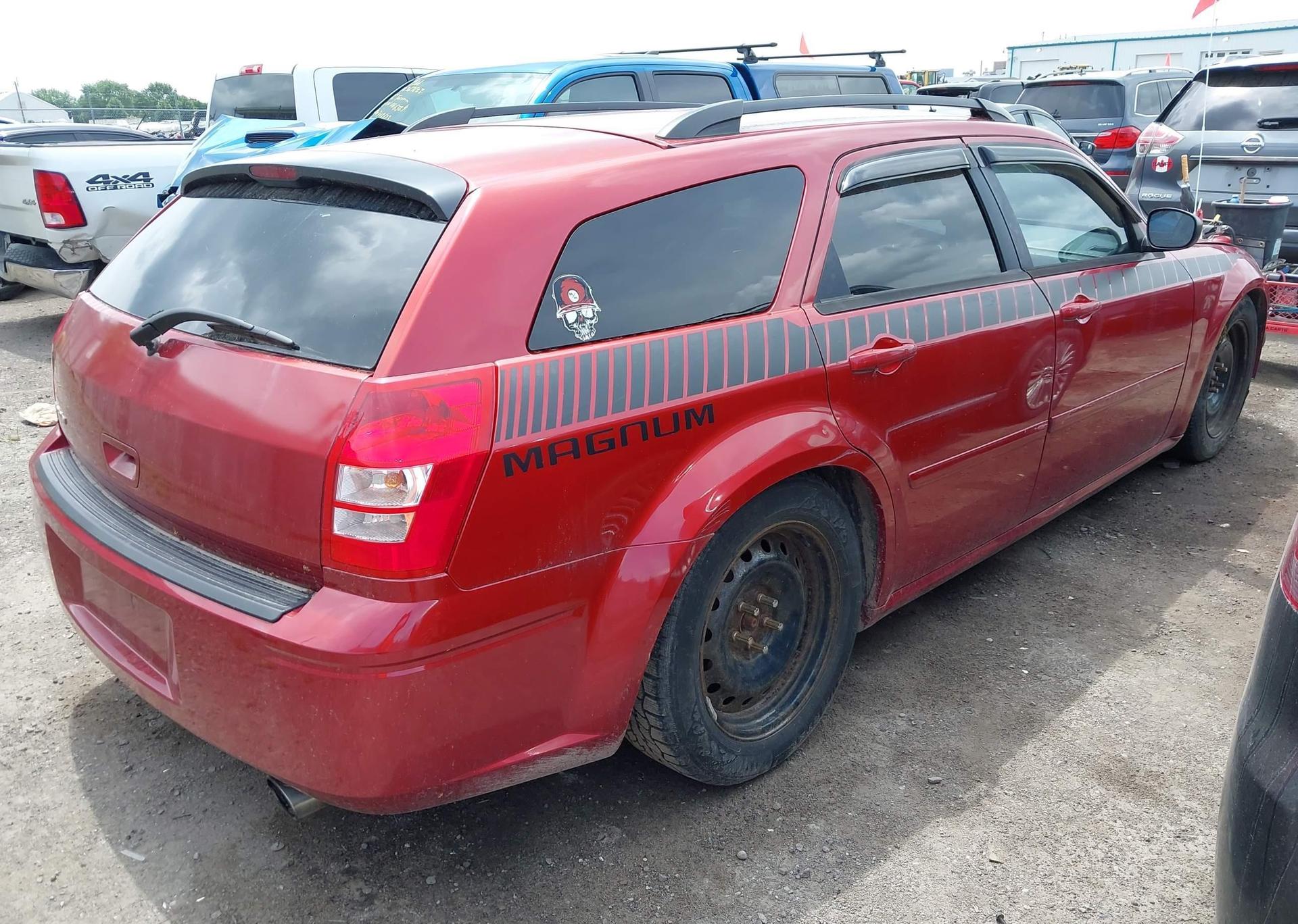 2005 DODGE MAGNUM