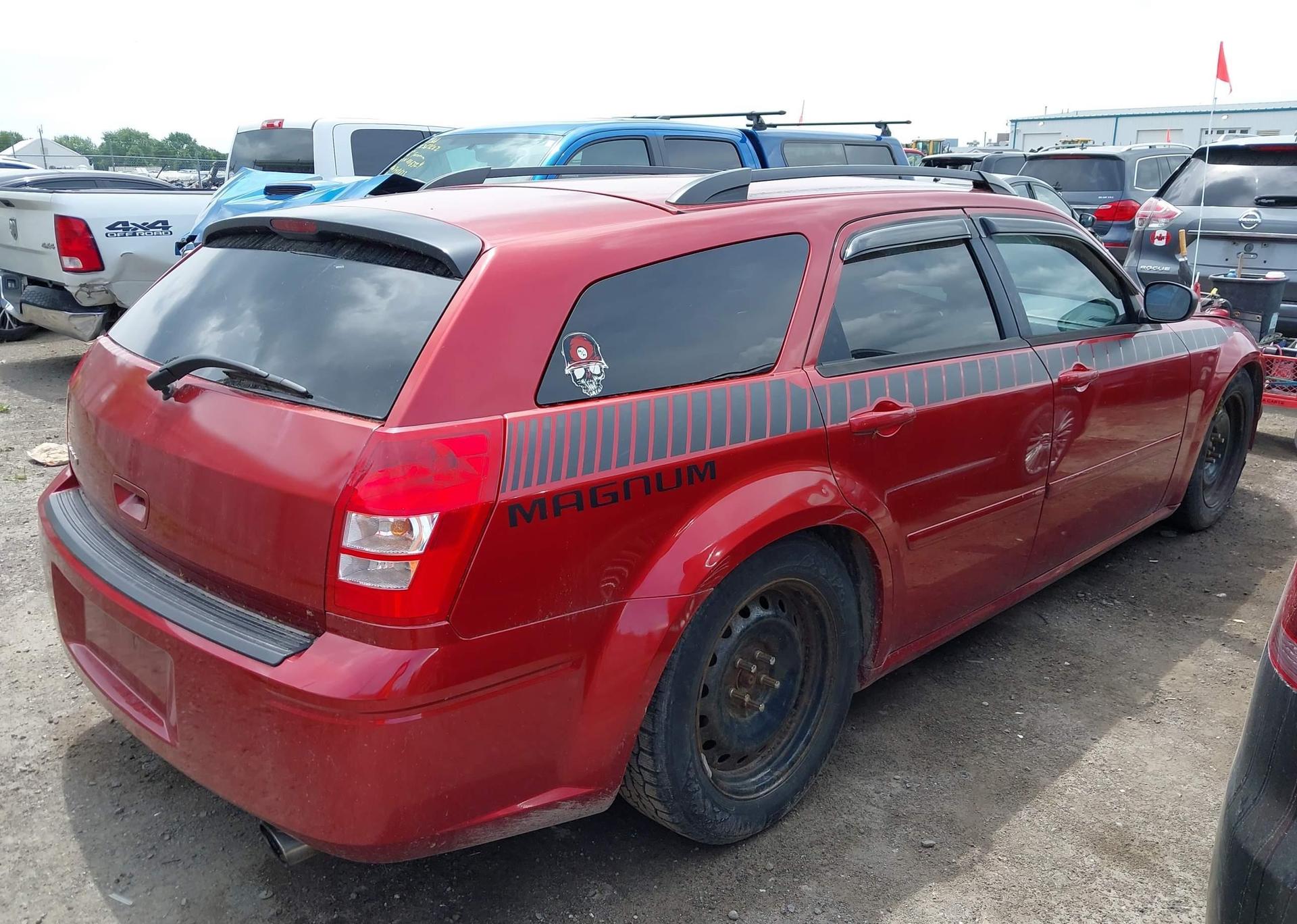 2005 DODGE MAGNUM