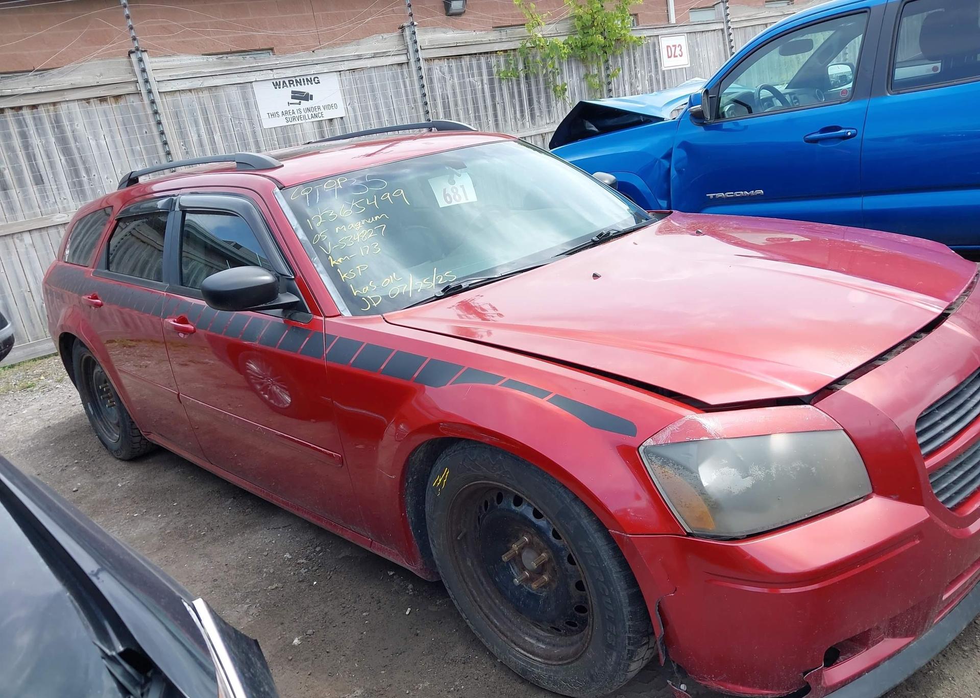 2005 DODGE MAGNUM