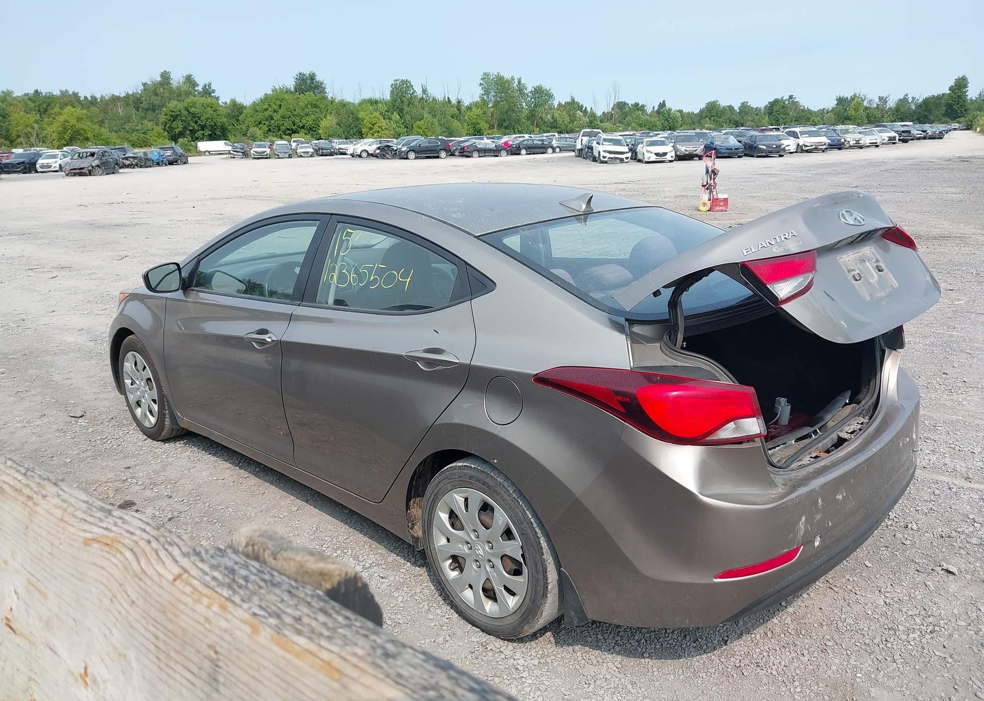 2015 HYUNDAI ELANTRA SE