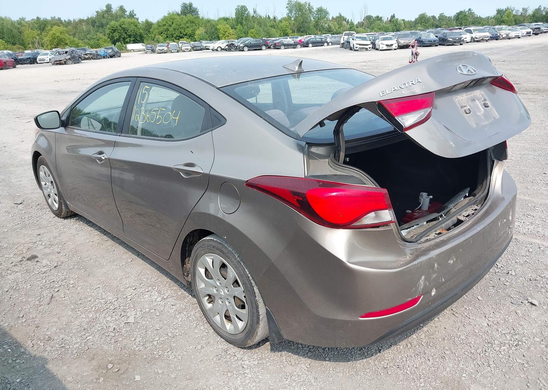 2015 HYUNDAI ELANTRA SE