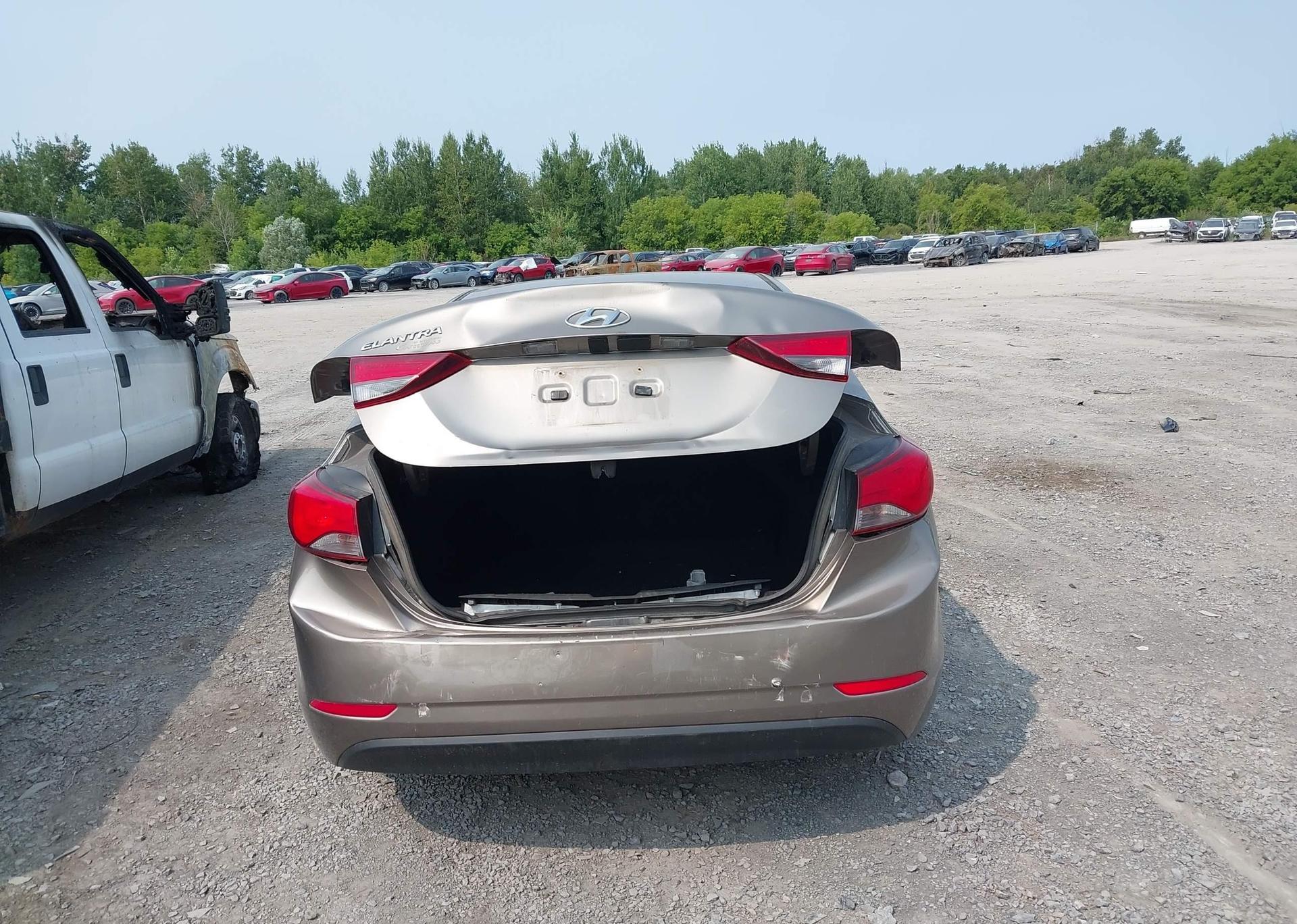 2015 HYUNDAI ELANTRA SE