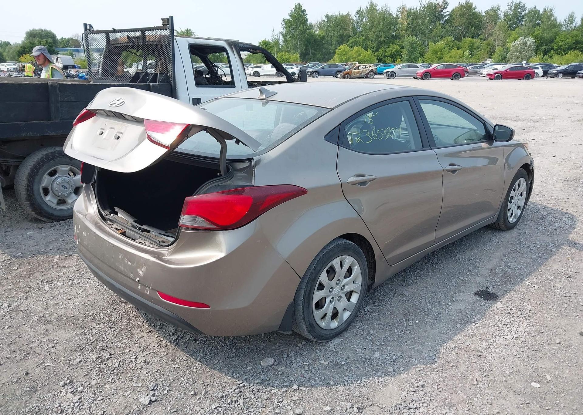 2015 HYUNDAI ELANTRA SE
