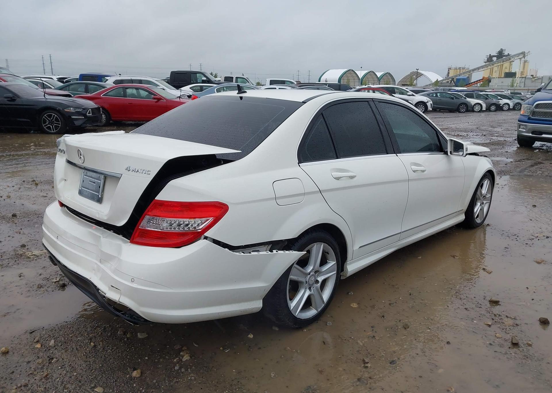 2011 MERCEDES-BENZ C 300 4MATIC
