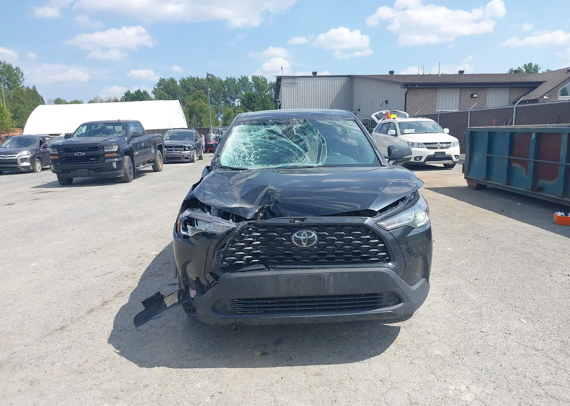 2023 TOYOTA COROLLA CROSS LE