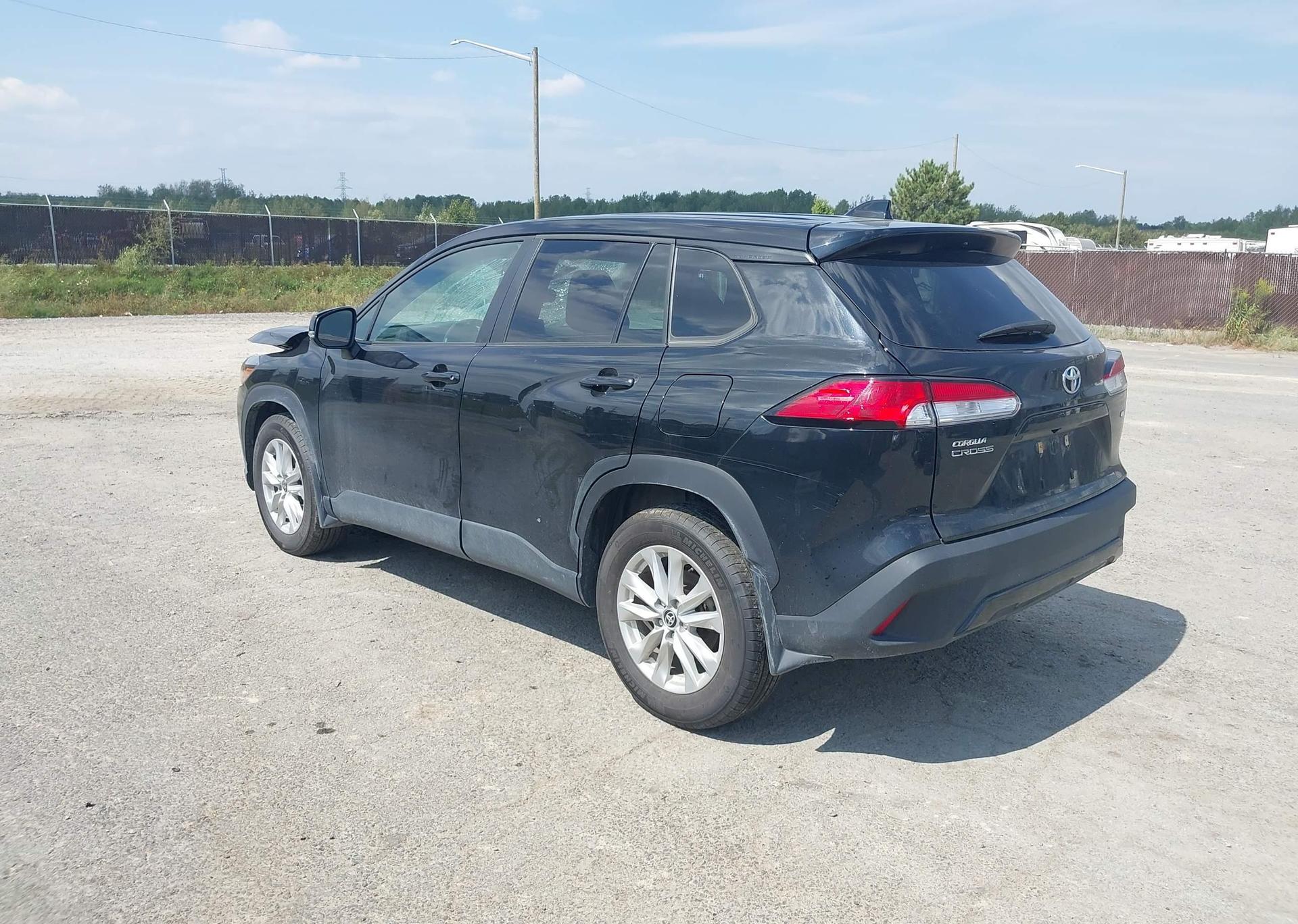 2023 TOYOTA COROLLA CROSS LE
