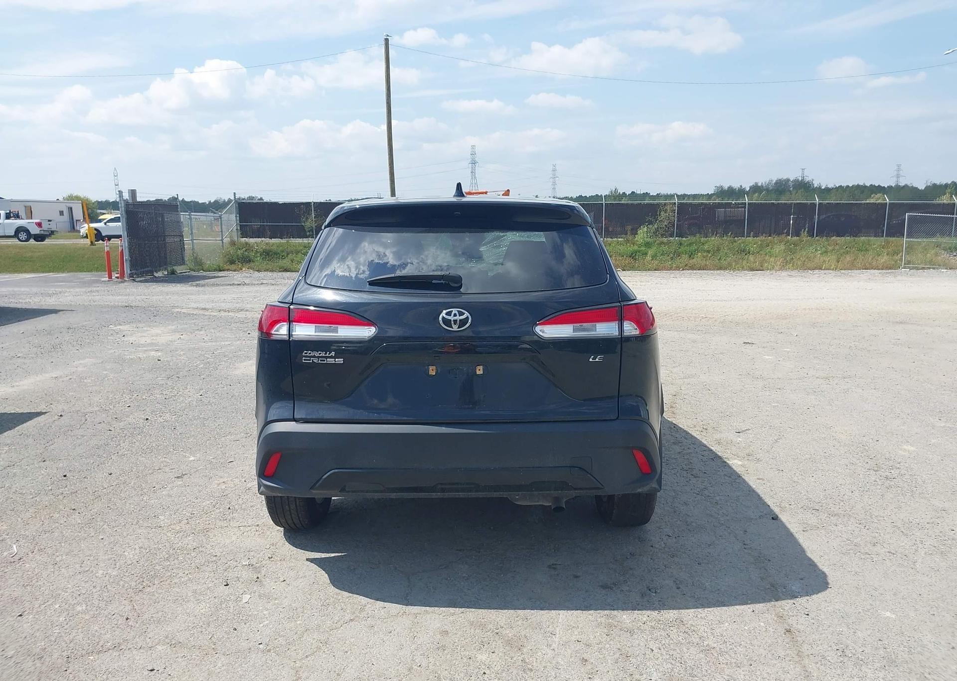 2023 TOYOTA COROLLA CROSS LE