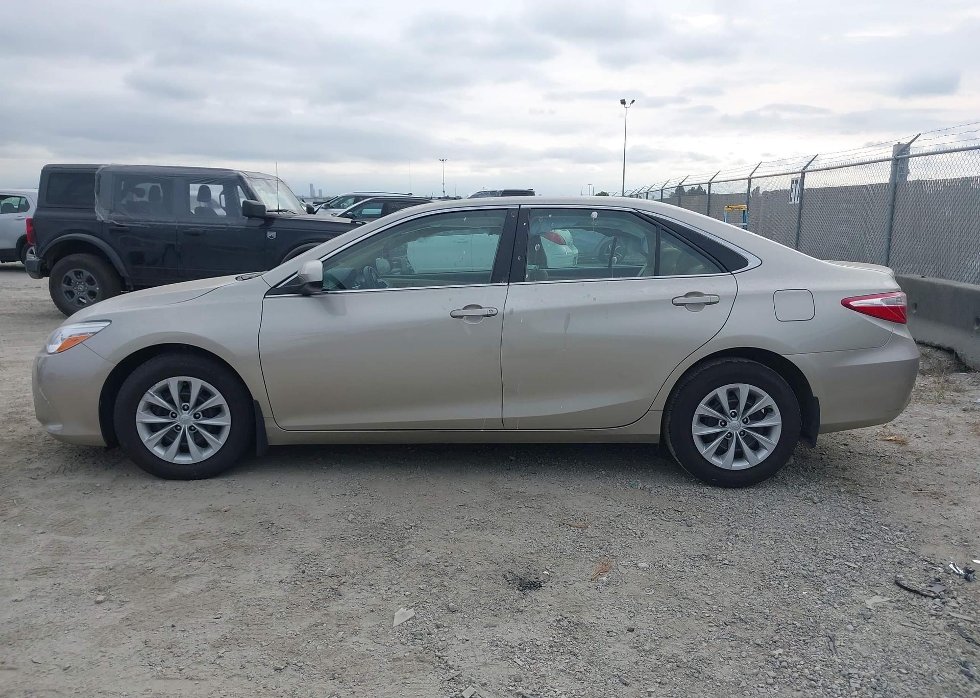 2017 TOYOTA CAMRY LE