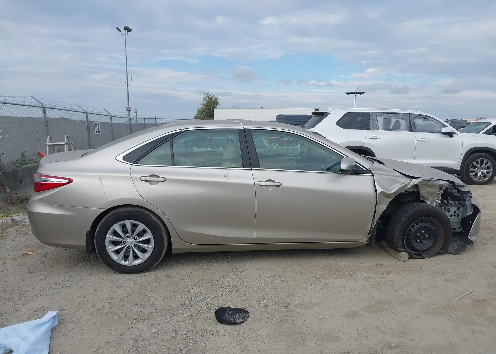 2017 TOYOTA CAMRY LE