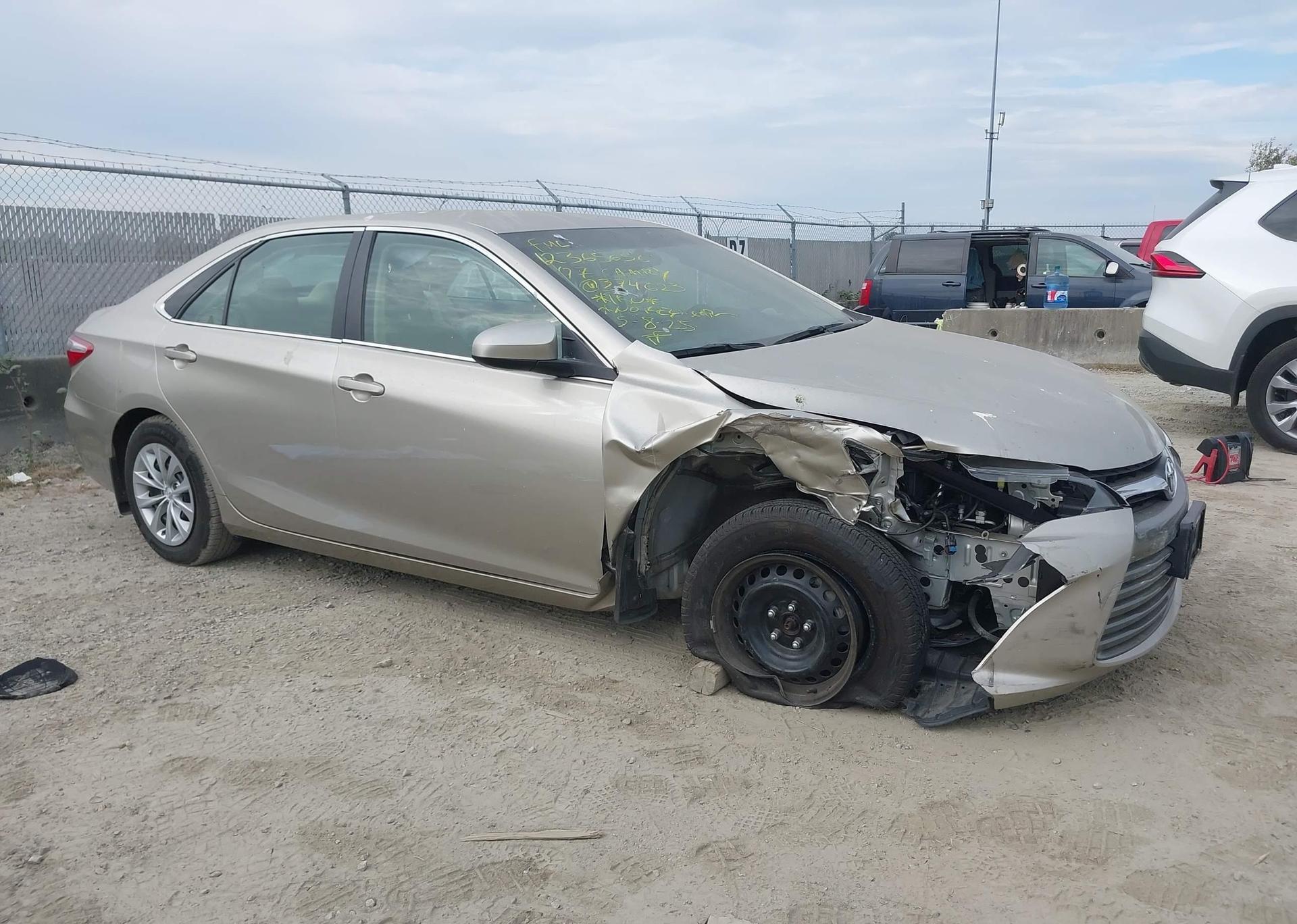 2017 TOYOTA CAMRY LE