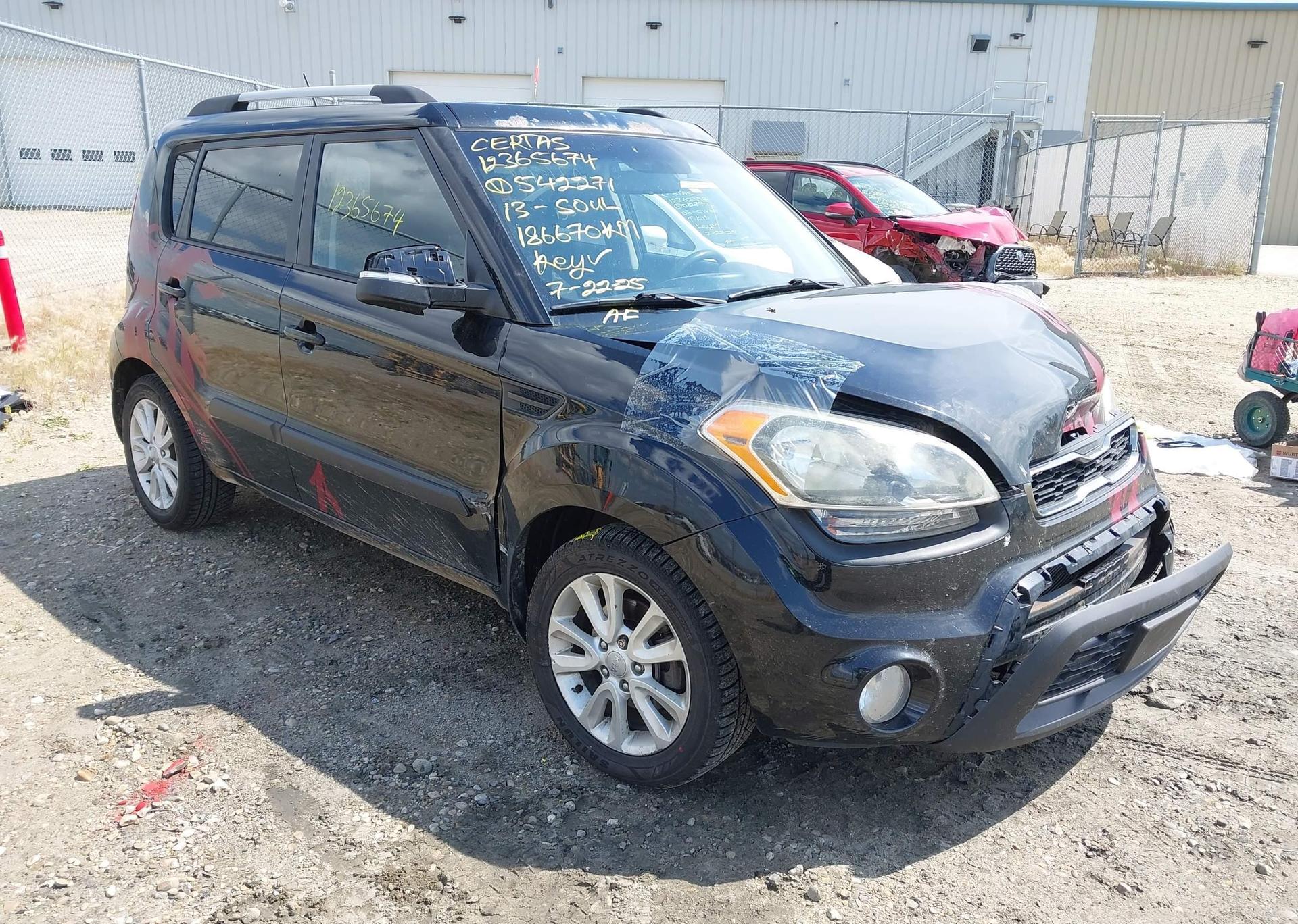 2013 KIA SOUL +