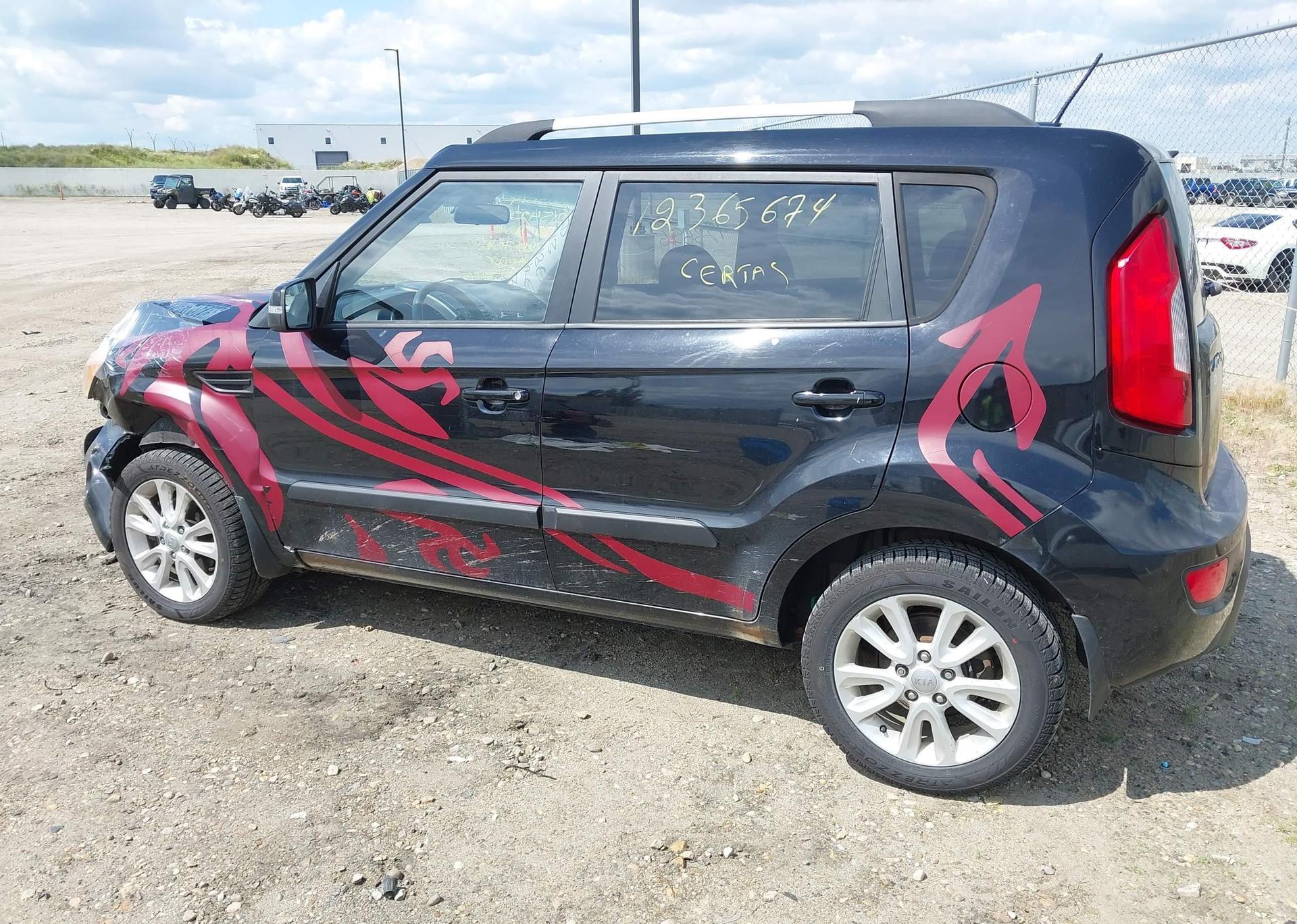 2013 KIA SOUL +