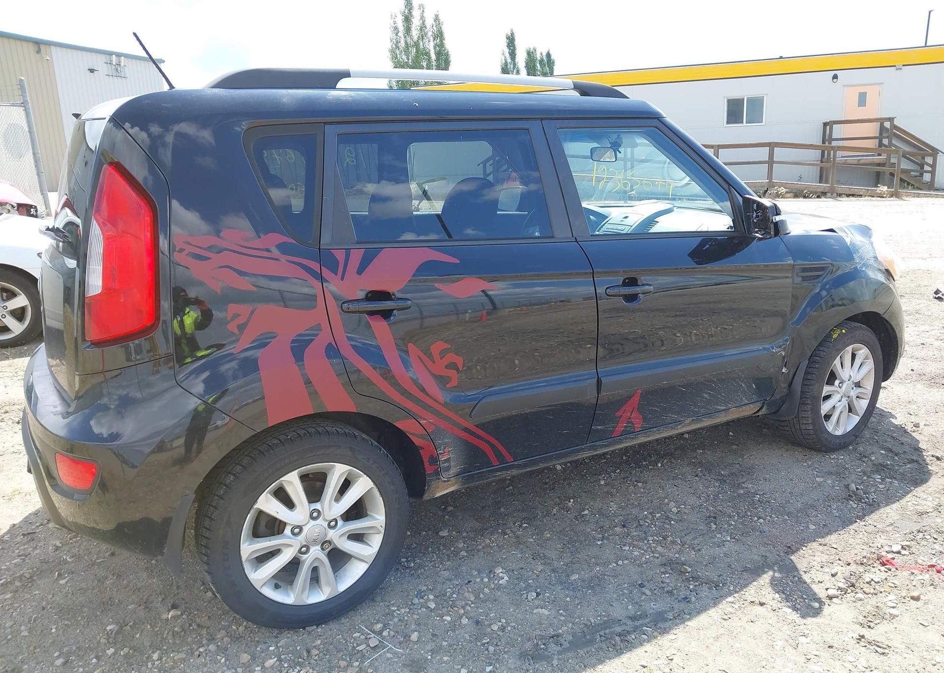 2013 KIA SOUL +
