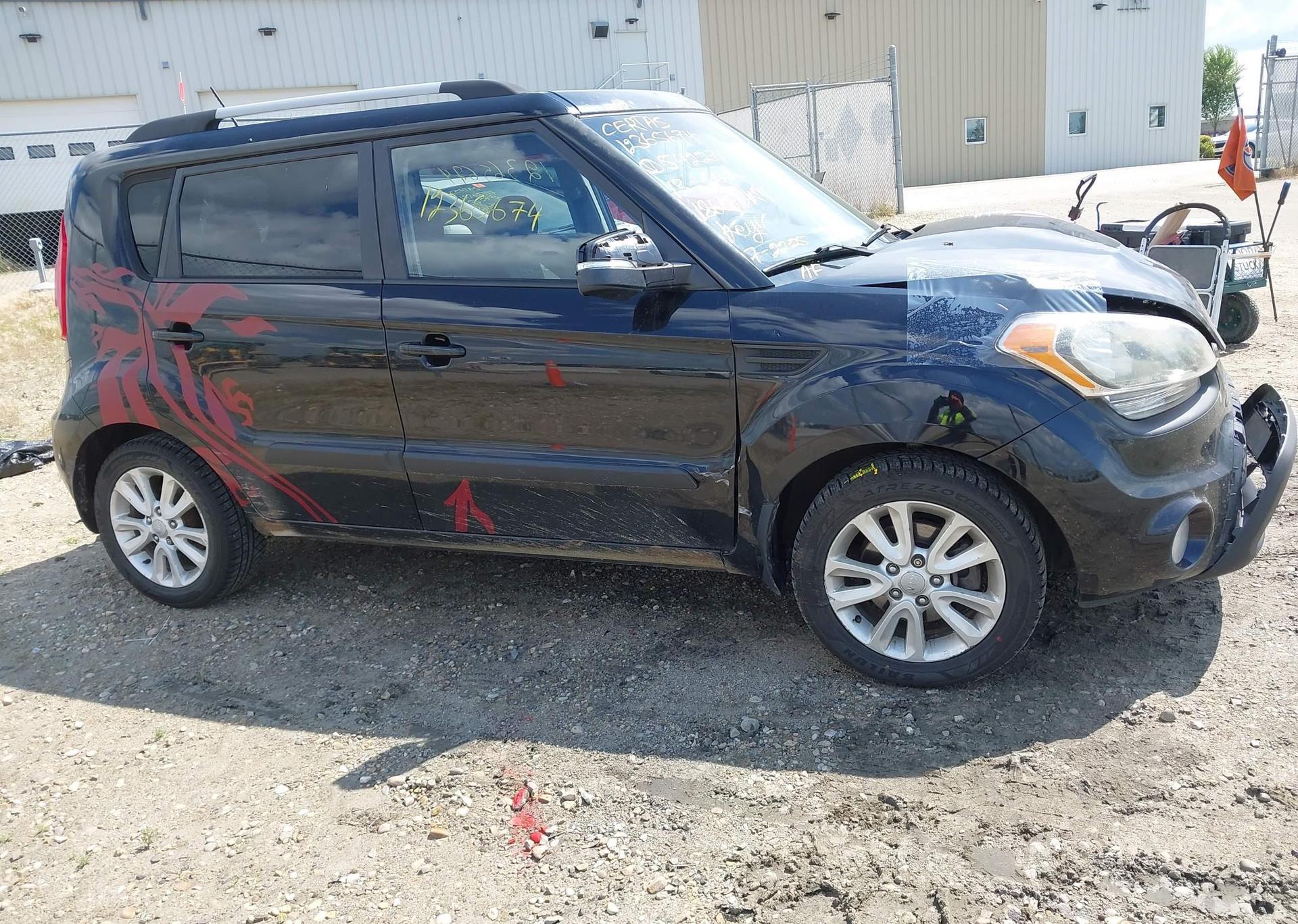 2013 KIA SOUL +