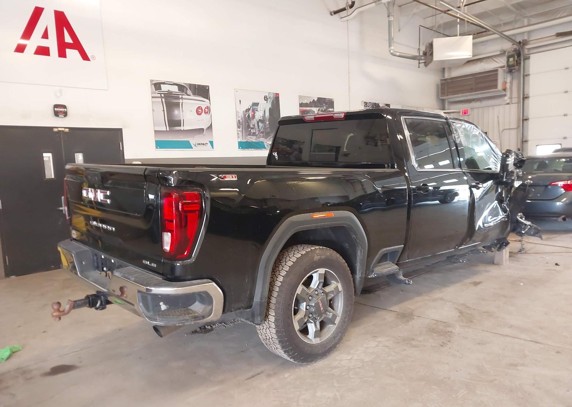 2025 GMC SIERRA K2500 SLE