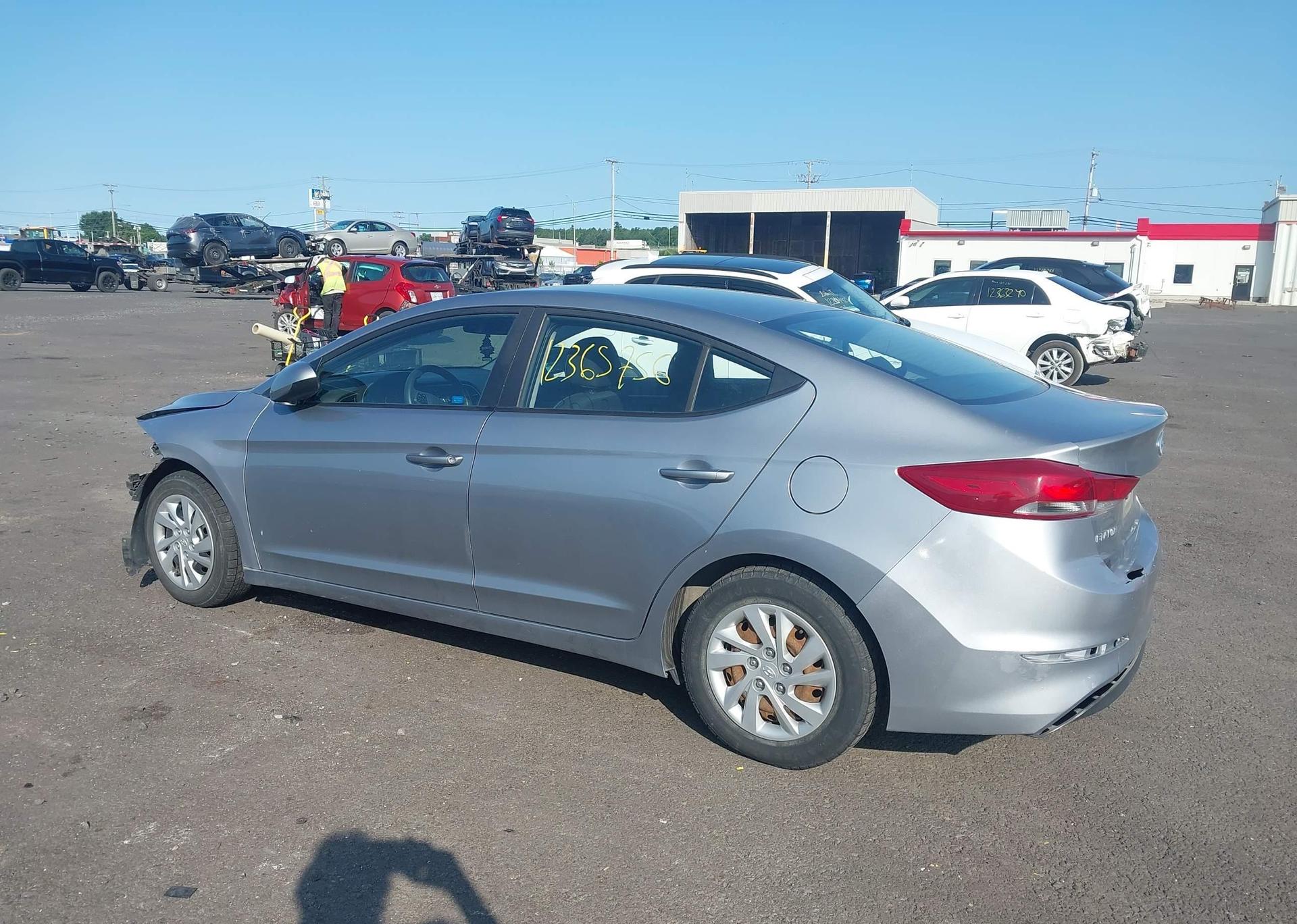 2017 HYUNDAI elantra se