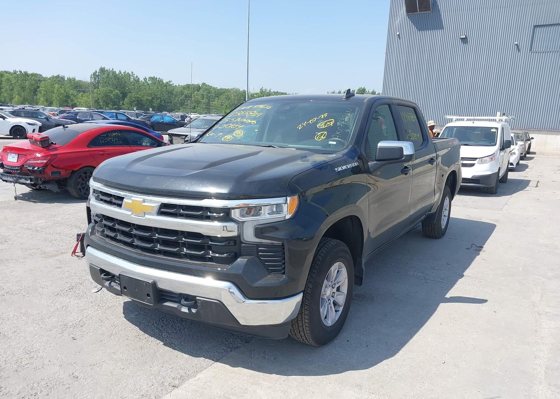 2025 CHEVROLET SILVERADO K1500 LT