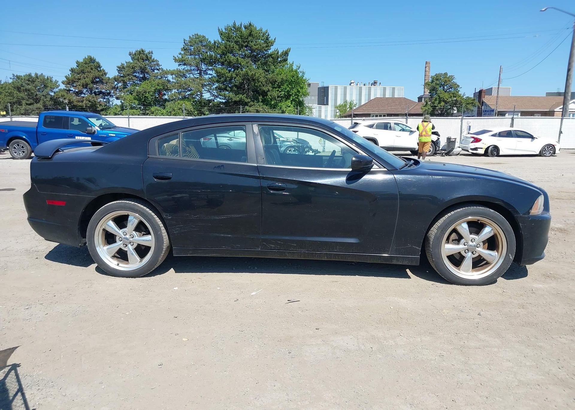 2013 DODGE CHARGER SXT