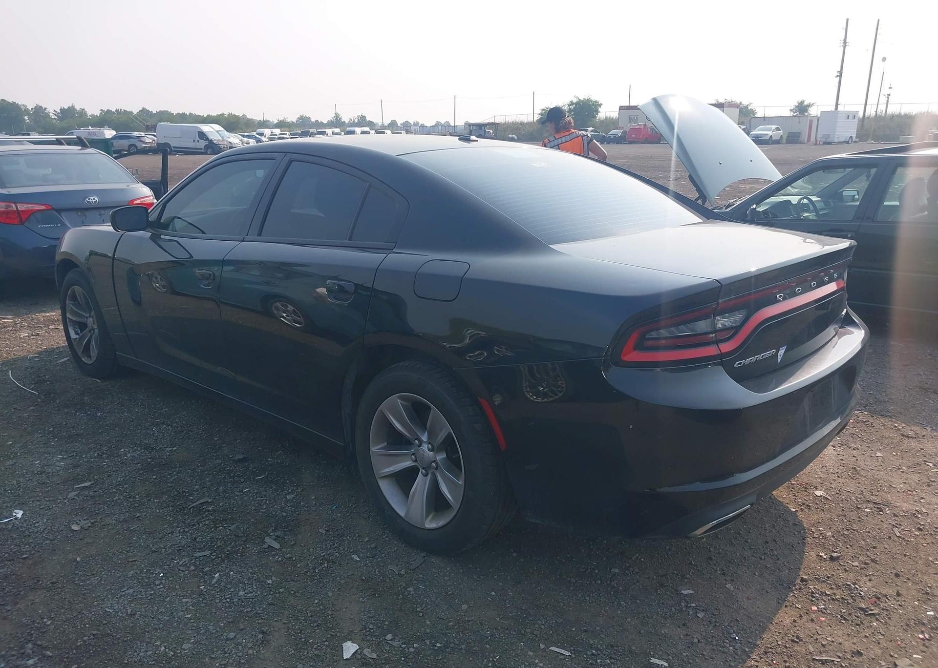 2016 DODGE CHARGER SXT