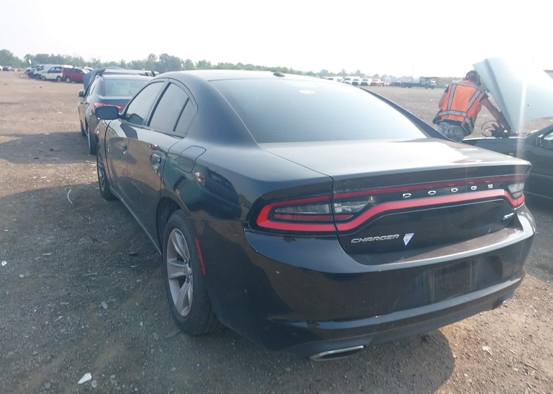 2016 DODGE CHARGER SXT