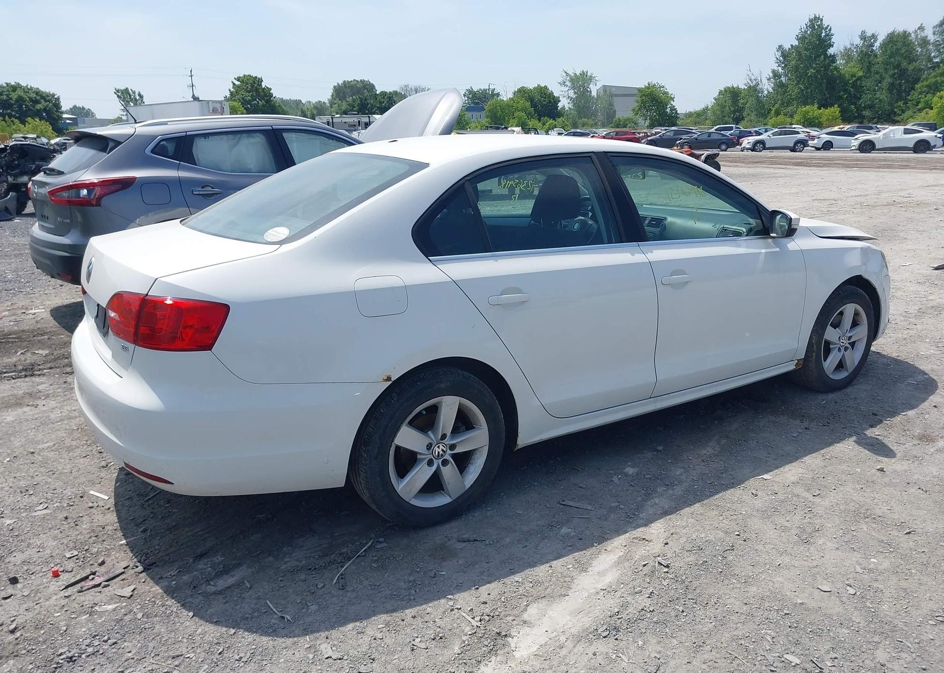 2013 VOLKSWAGEN JETTA