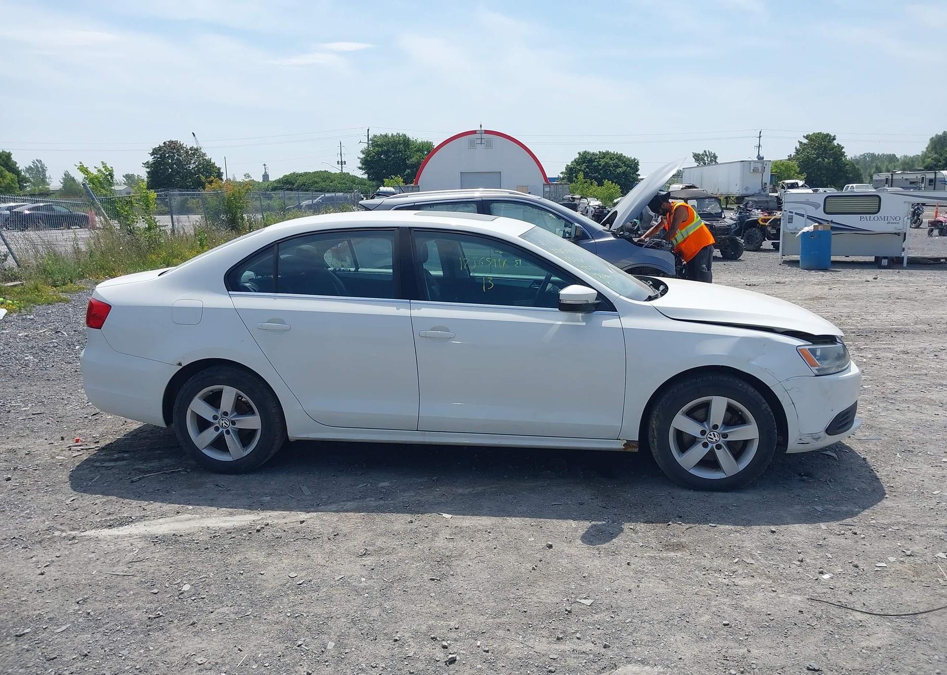 2013 VOLKSWAGEN JETTA