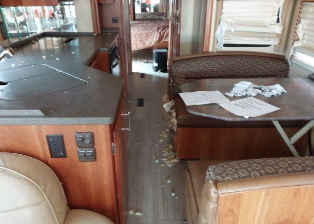 2005 WINNEBAGO VECTRA