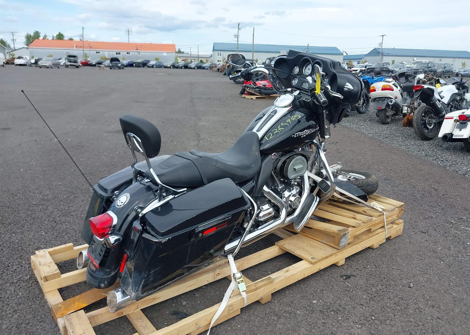 2009 HARLEY-DAVIDSON FLHX