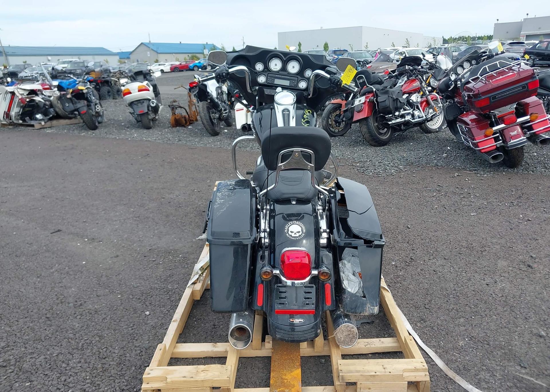 2009 HARLEY-DAVIDSON FLHX