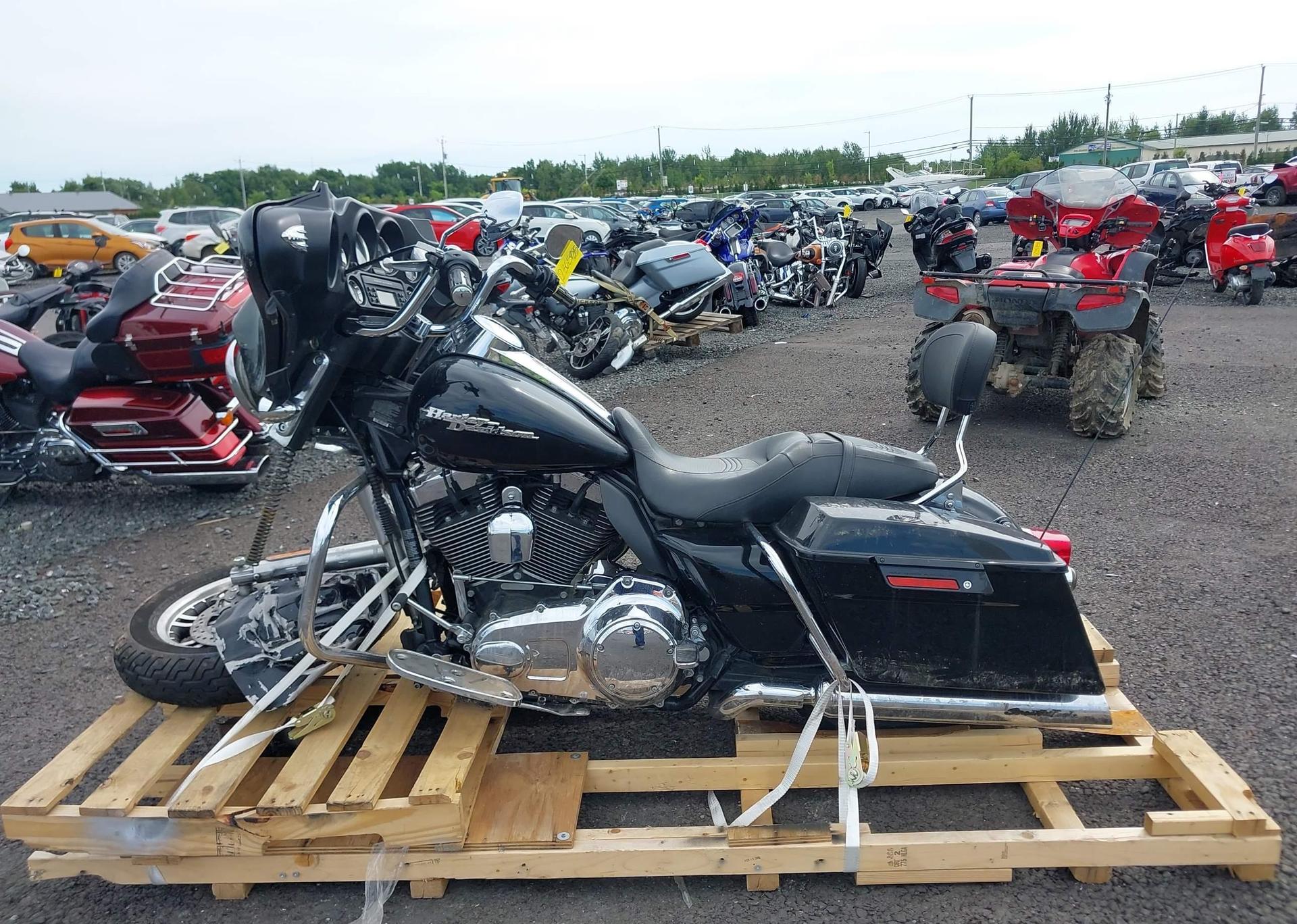 2009 HARLEY-DAVIDSON FLHX