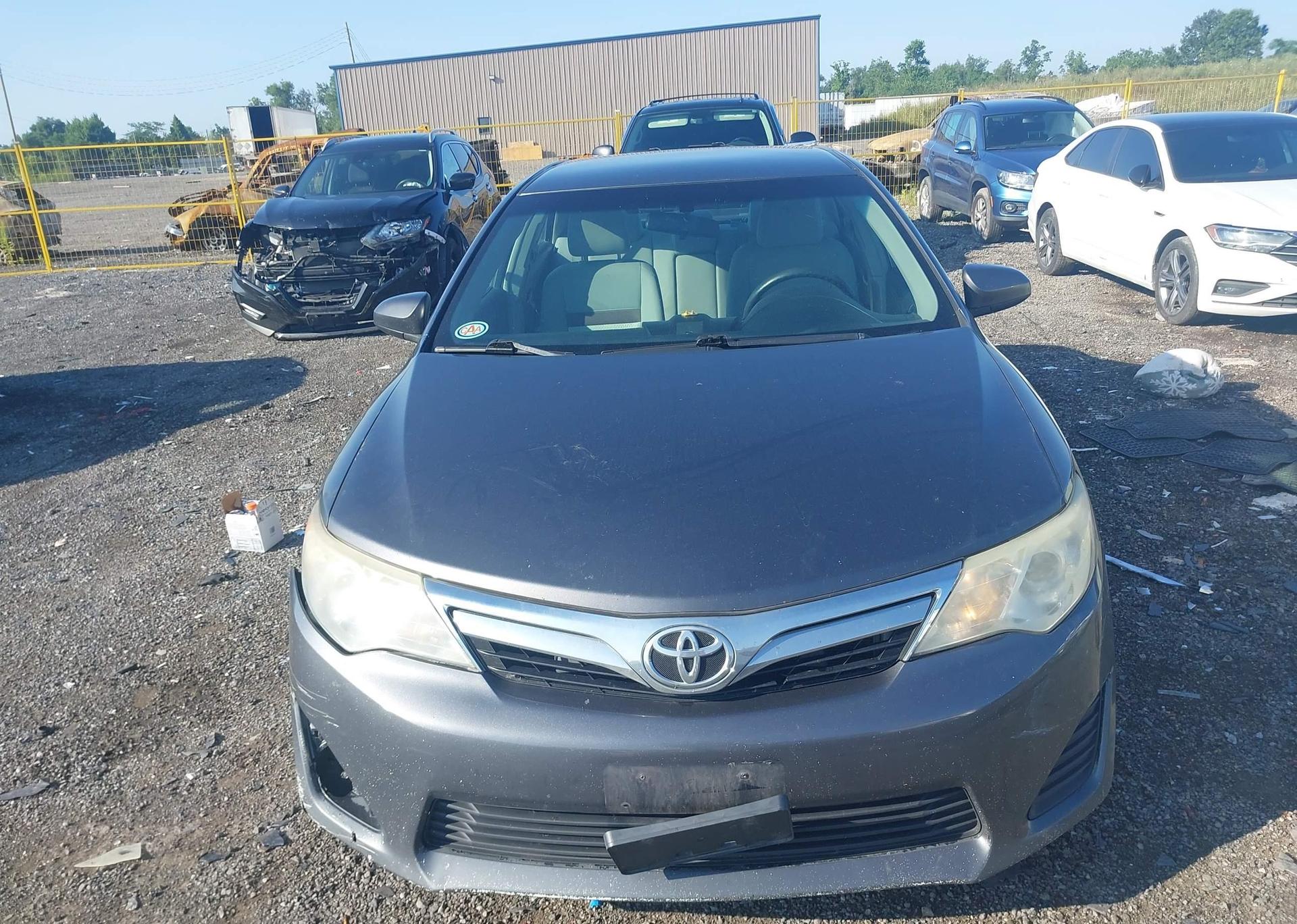 2013 TOYOTA CAMRY LE