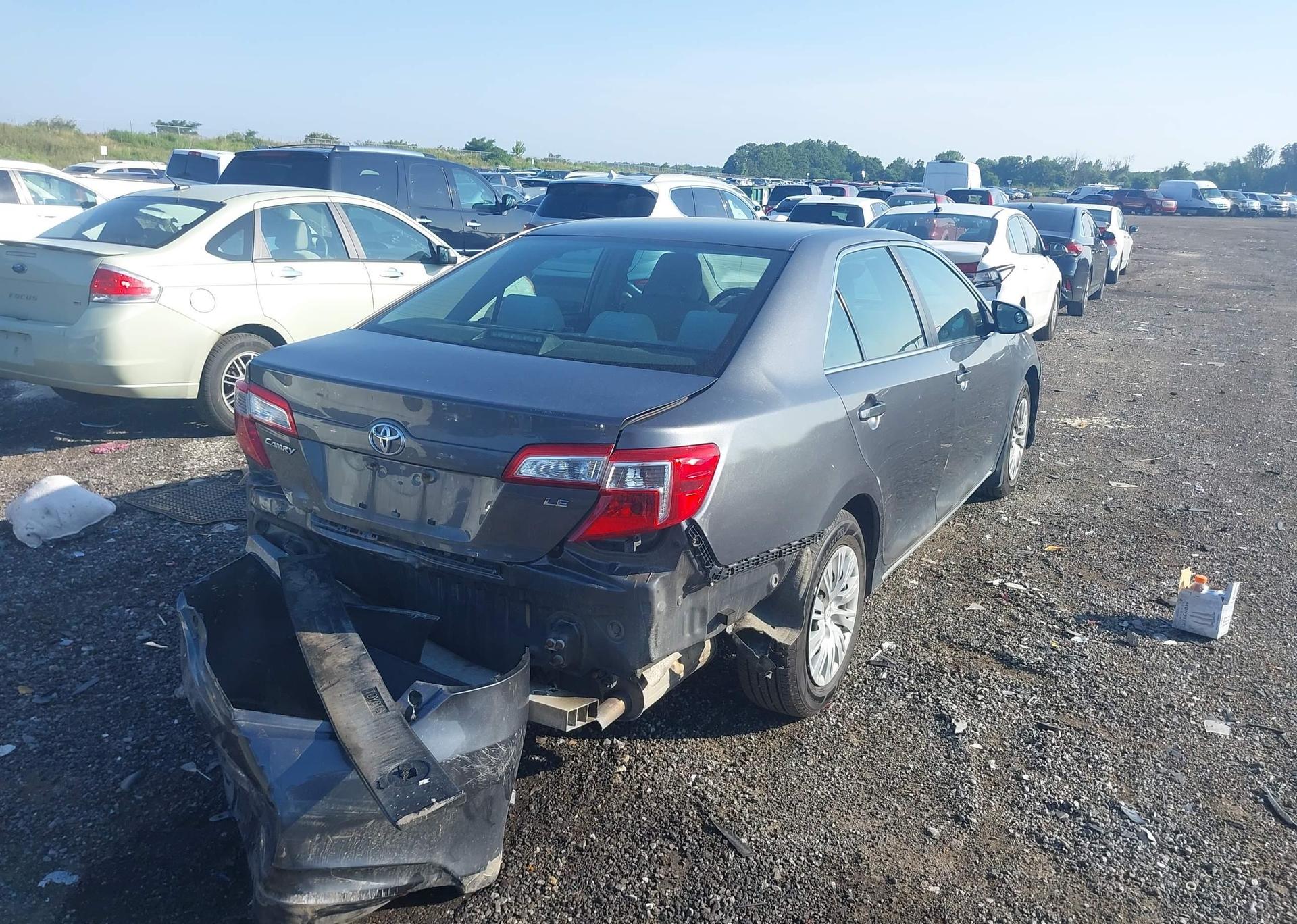 2013 TOYOTA CAMRY LE