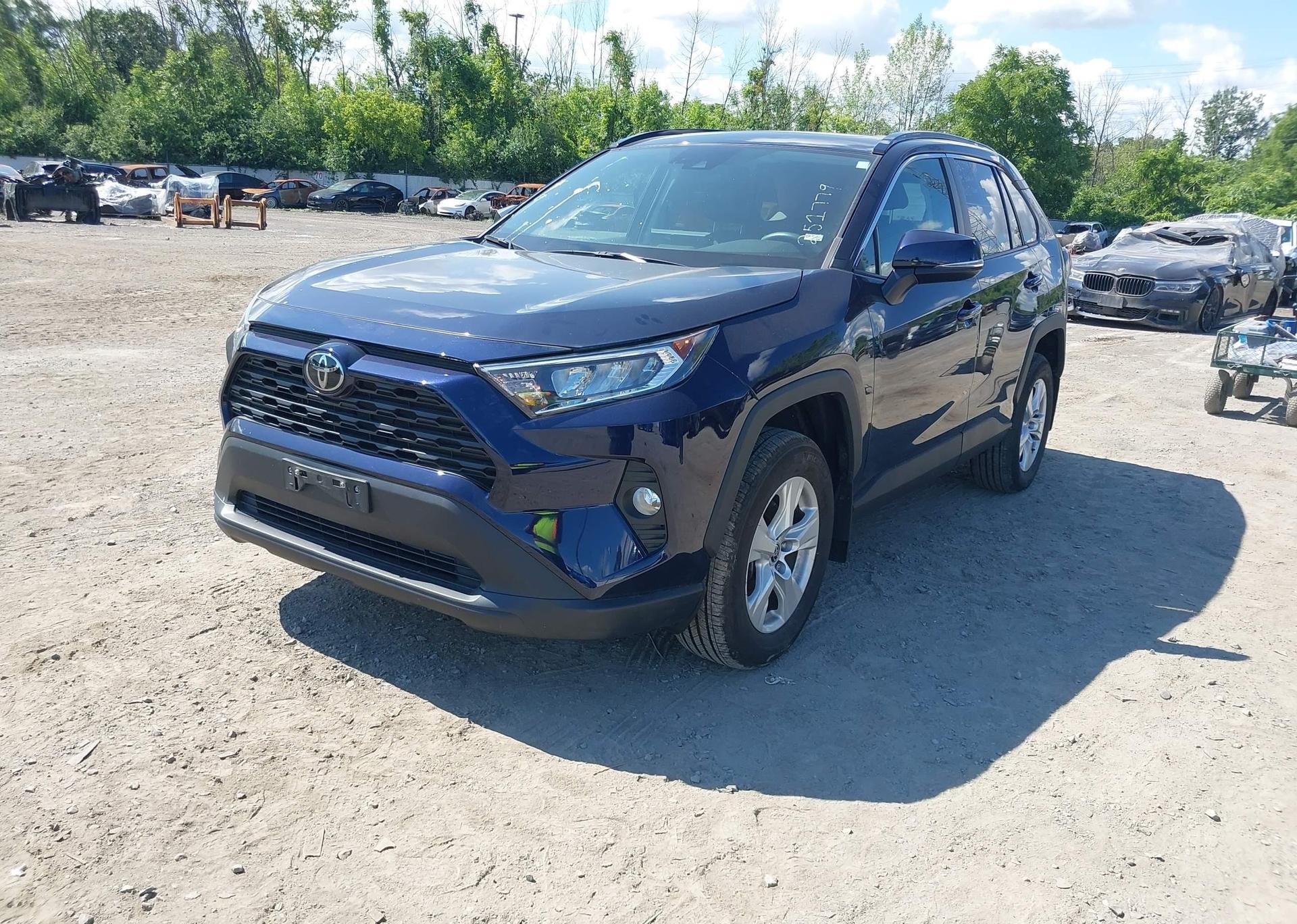 2021 TOYOTA RAV4 XLE