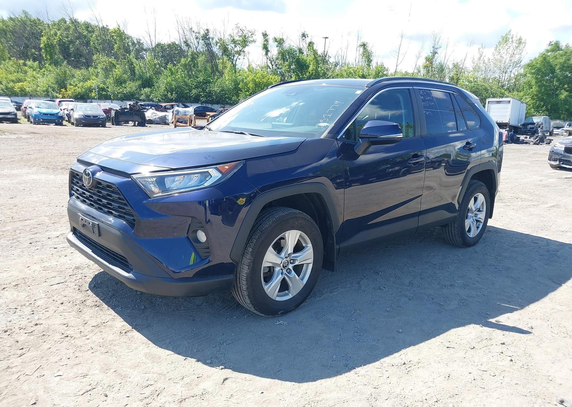 2021 TOYOTA RAV4 XLE