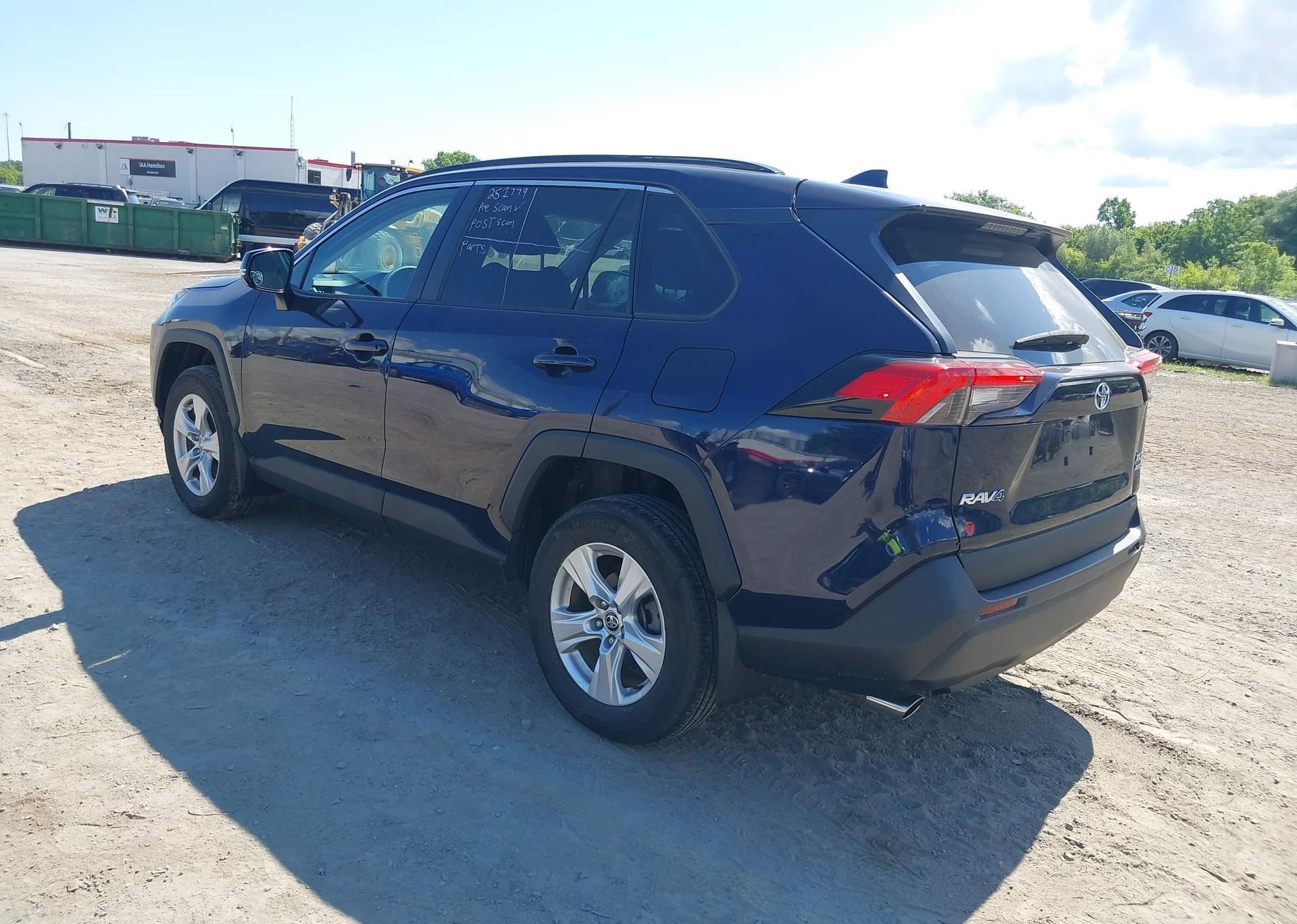 2021 TOYOTA RAV4 XLE