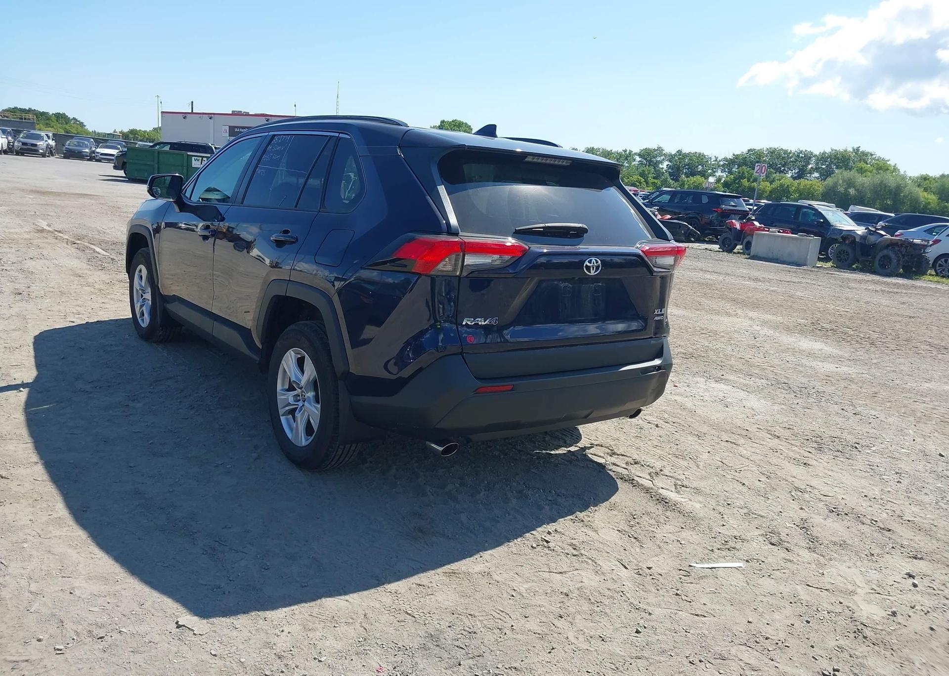 2021 TOYOTA RAV4 XLE
