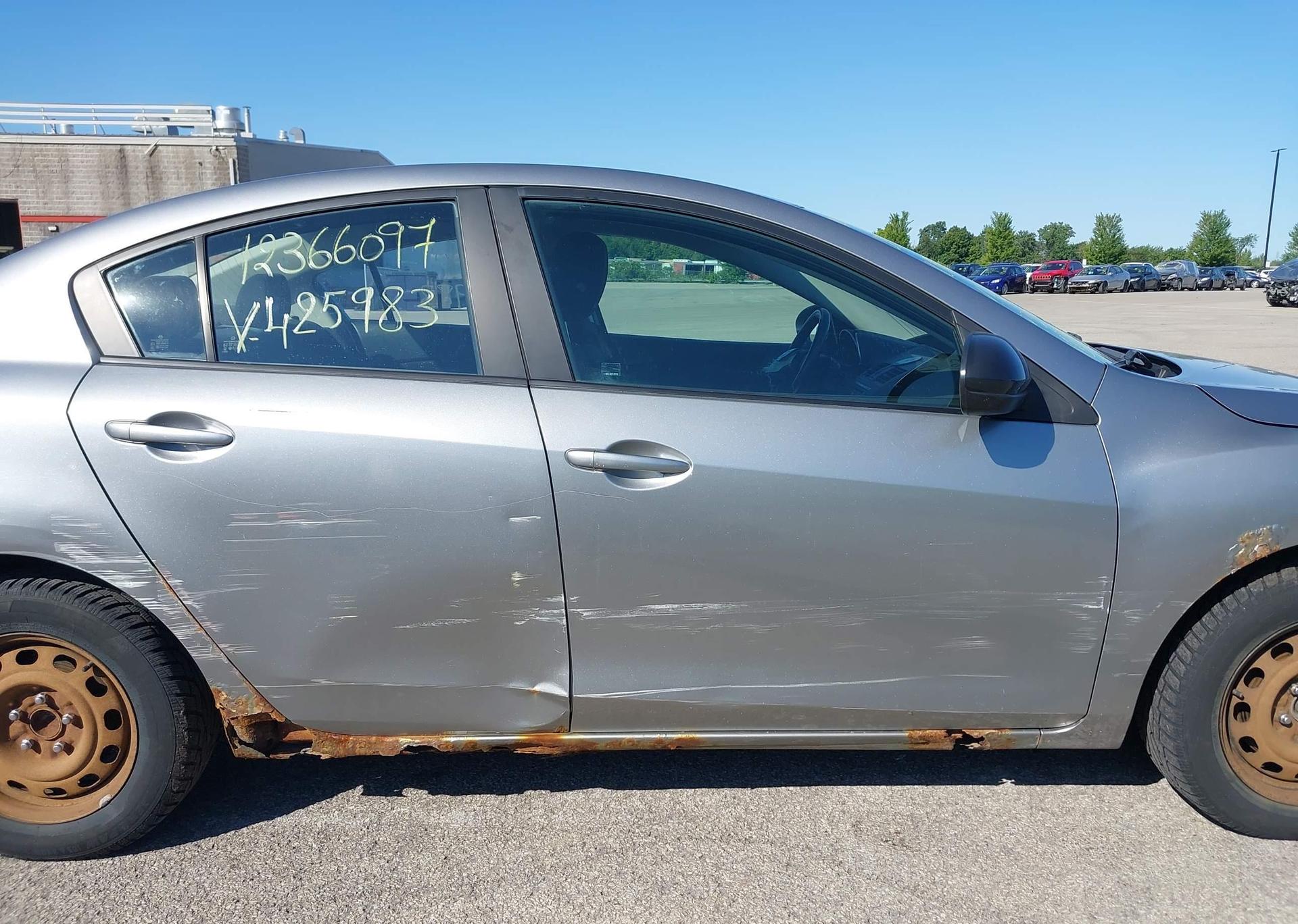 2011 MAZDA 3 I