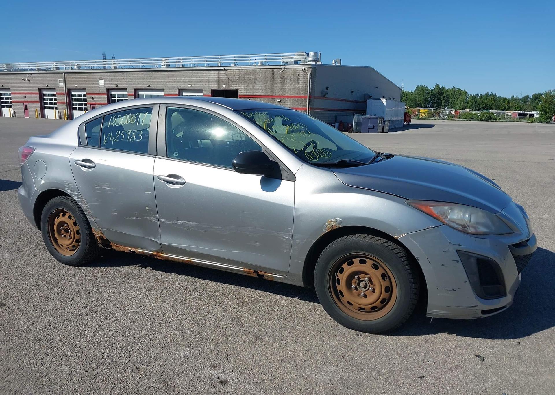 2011 MAZDA 3 I