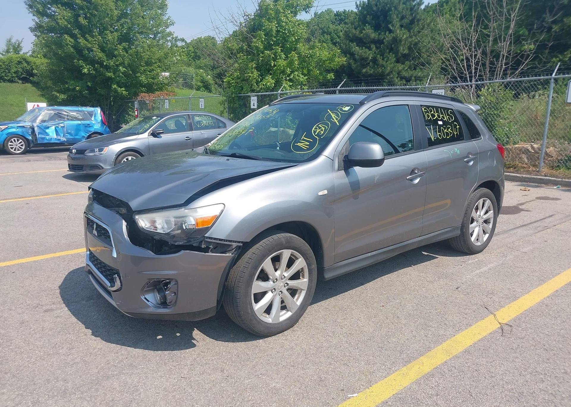 2015 MITSUBISHI RVR