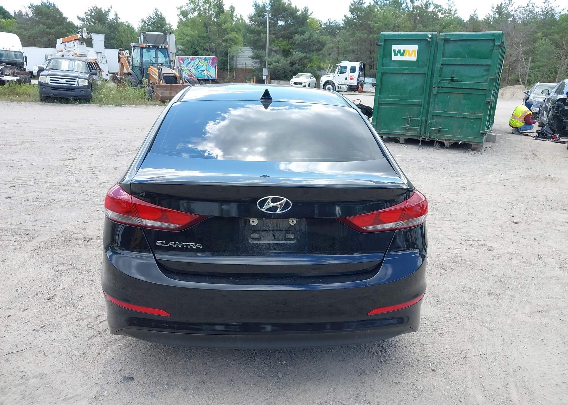 2017 HYUNDAI ELANTRA SE