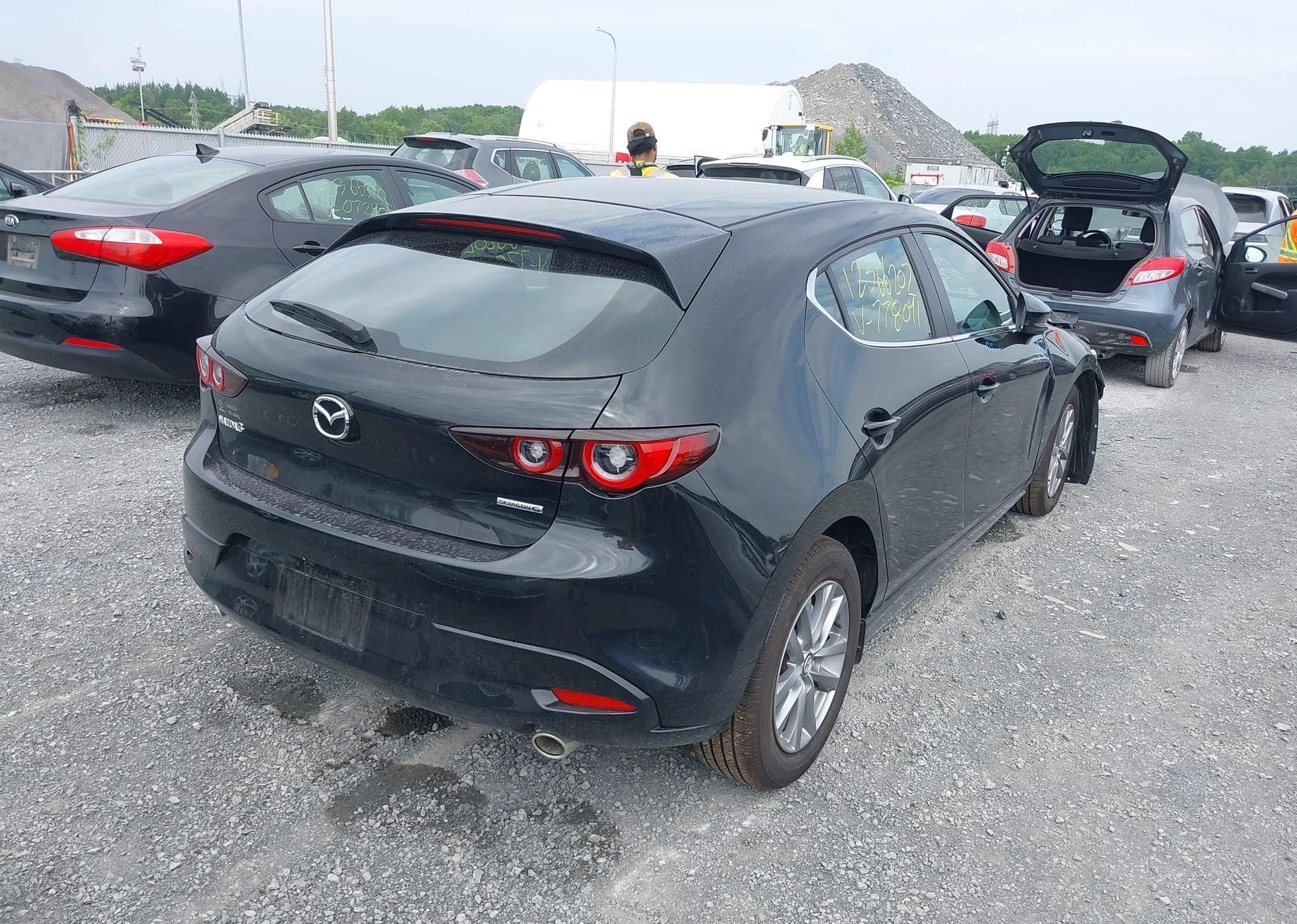 2025 MAZDA MAZDA3 GX