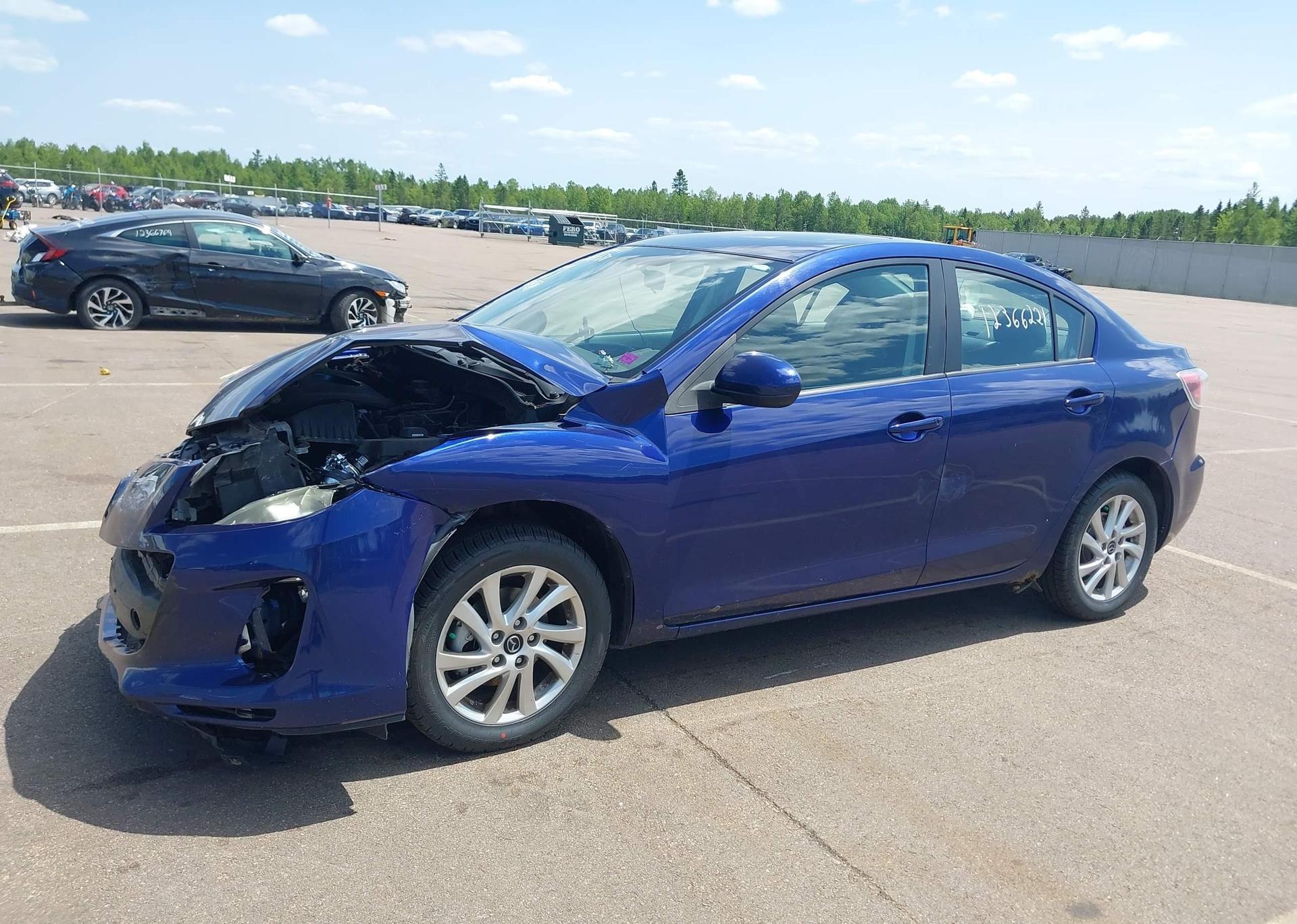 2013 MAZDA MAZDA3 GS-SKY